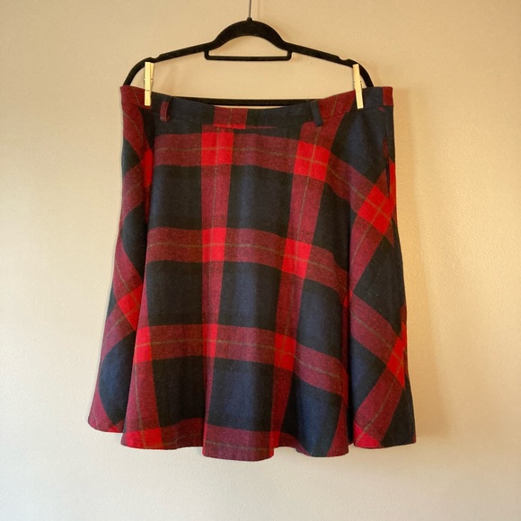 unbranded Dresses & Skirts - Red Plaid Flannel Skirt L 
Dark Acadamia Sexy
Schoolgirl